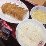 大阪王将にて　餃子6個の餃子定食480円をペロリ　